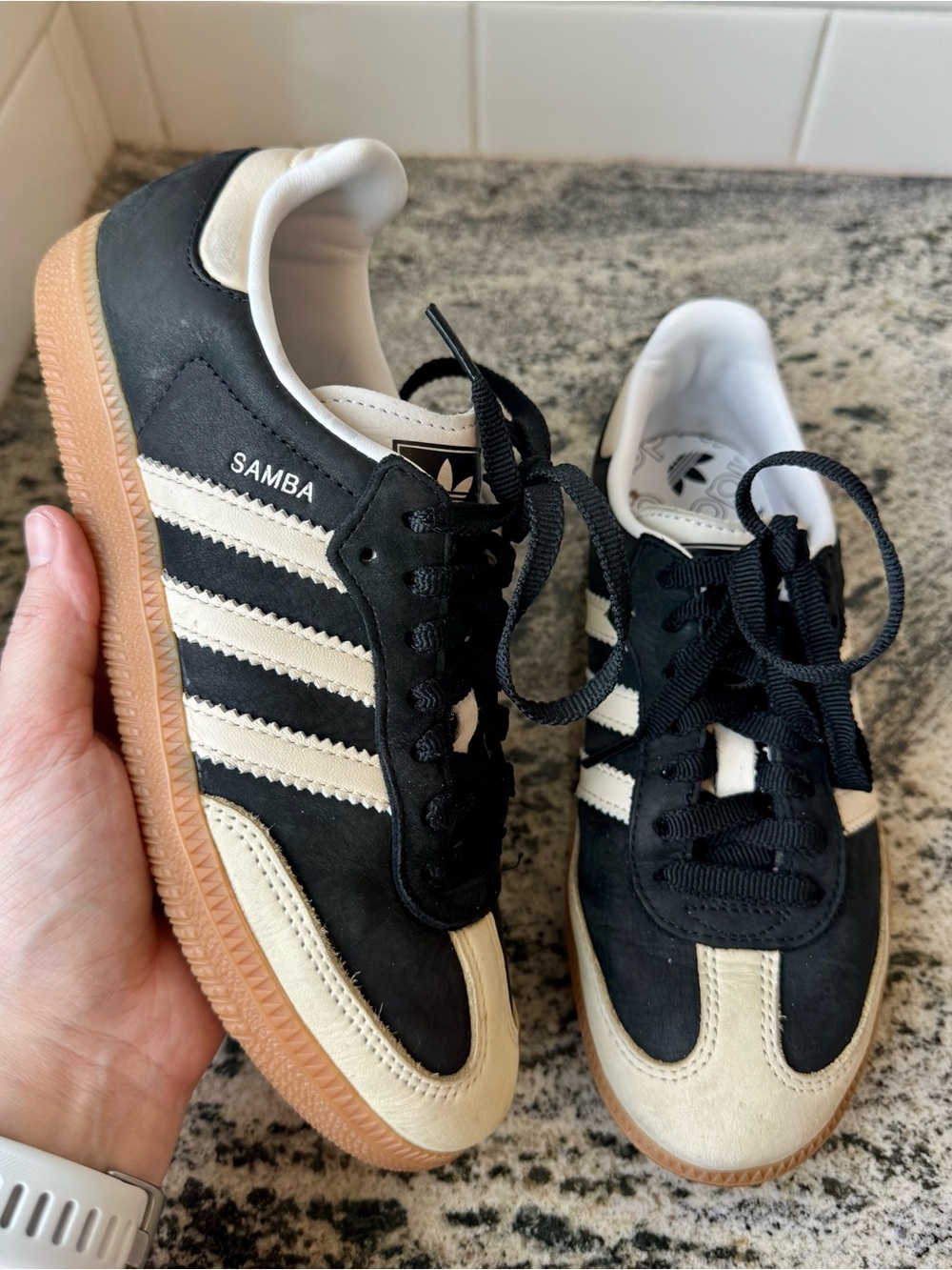adidas Samba OG in core black/cloud white/gum. Size M 6.5/W 7.5. VGUC